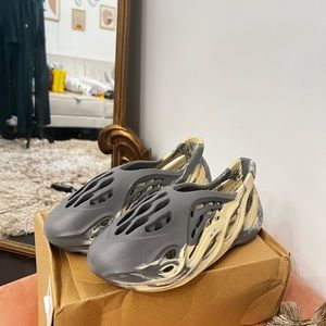 Authentic Yeezy Foam Runners